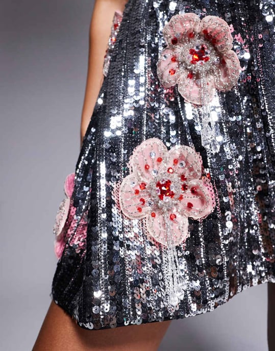ASOS LUXE dekorerad bandau mini med paljetter och inlagda blommor i silver - Image 4