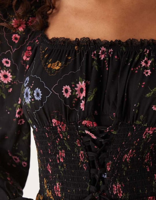 Miss Selfridge flerskiktad miniklänning i kakelblommig tryck - Image 2