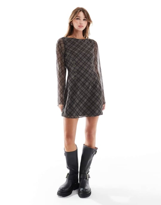 ASOS DESIGN chiffongkjol med ängelärmar i neutral rutigt mönster - Image 3