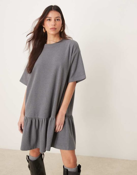 ASOS DESIGN supersoft miniklänning med sänkt midja i mörkgrått - Image 3
