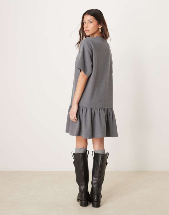 ASOS DESIGN supersoft miniklänning med sänkt midja i mörkgrått - Image 4