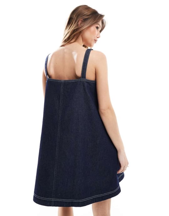 ASOS DESIGN denim mini klänning med fiskarrem - Image 4