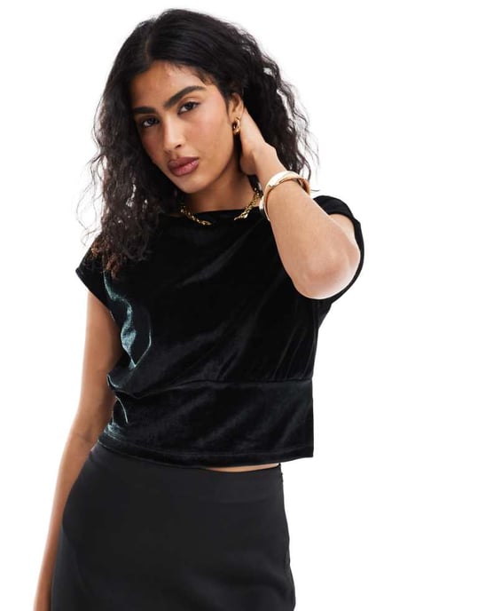 ASOS DESIGN sammetstopp med cinchad midja i svart - Image 1