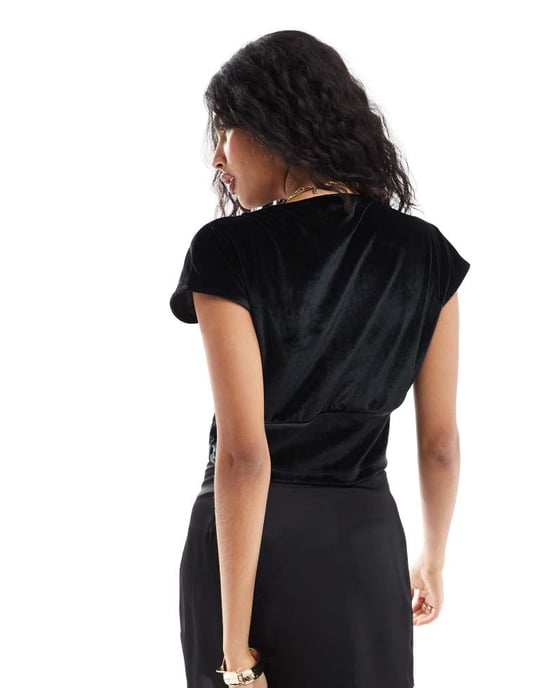 ASOS DESIGN sammetstopp med cinchad midja i svart - Image 4