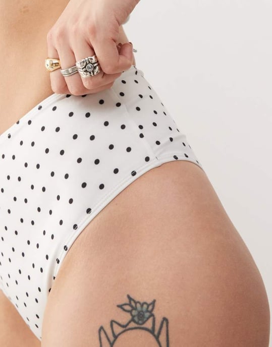 Monki mixa och matcha hög midja bikinibyxor i vitt och svart prickigt mönster - Image 3