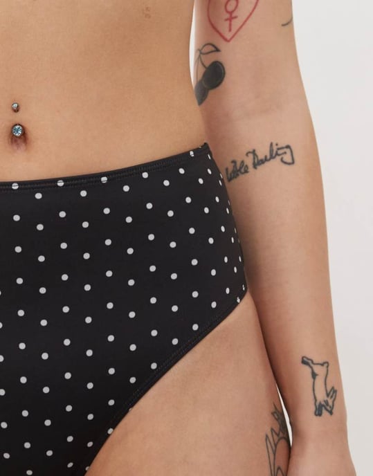 Monki mixa och matcha höga midjebikinibyxor i svart och vitt prickigt mönster - Image 3