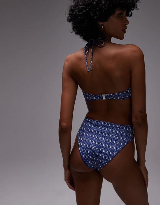 ARKET mix & match högmidjad bikinitrosa i blå och vit mönster - Image 4