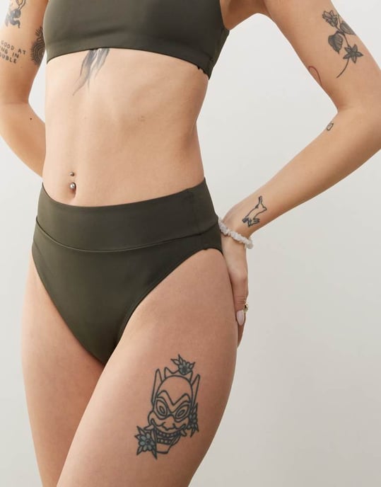 Weekday Heat mix & match högmidjad bikinitopp i mörkgrön - Image 4