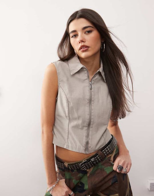 Monki twill zip-up väst i beige - Image 1