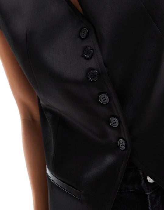 ASOS DESIGN bonded satin överdimensionerad väst i svart - Image 4