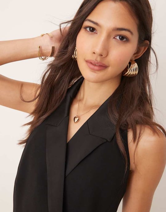 Miss Selfridge halterneck tux väst i svart - Image 4
