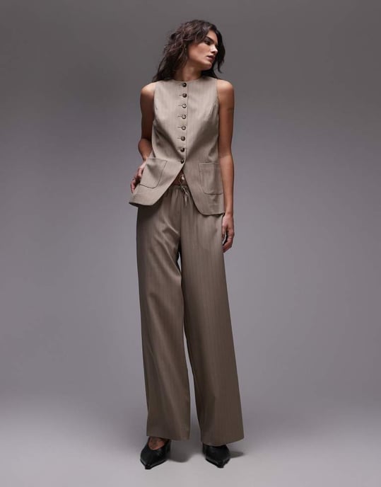 Topshop höghalsskjortväst med ficka i randig taupe - Image 3