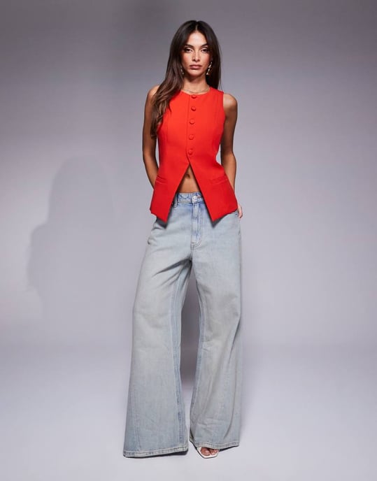 Kaiia exclusive tailored split front waistcoat in red - Image 4
