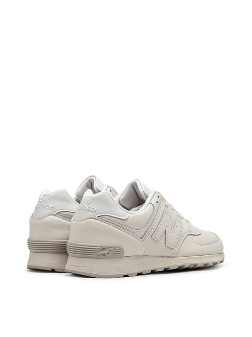 576 Tillverkade i Storbritannien Moderna lyxiga sneakers - Image 3