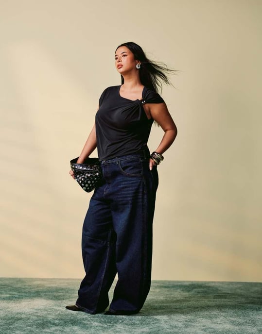 ASOS DESIGN Curve modal t-shirt med en ärm och silverdetaljer i svart - Image 2