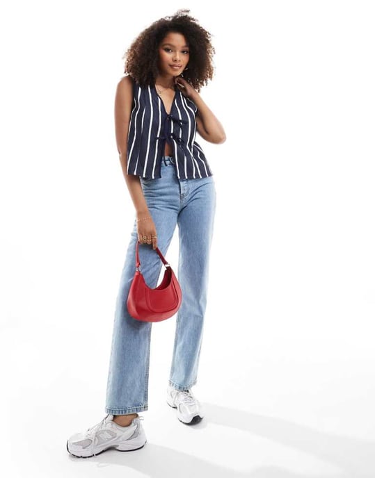 ASOS DESIGN vadderad väst med knytning framtill i marinblå och vit rand - Image 4
