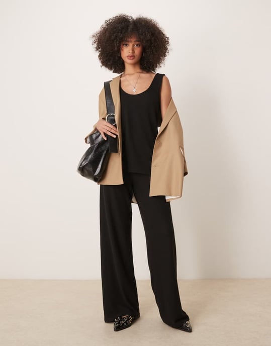 ASOS DESIGN mjuk känsla scoop neck långline väst co-ord i svart - Image 2