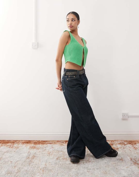 Noisy May split front knitted tank top in green - Image 2