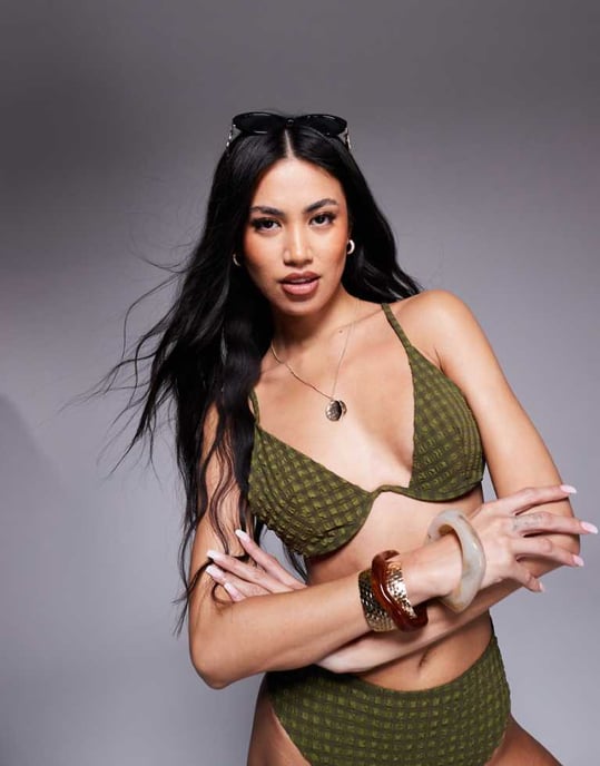 ASOS DESIGN Lizzie seersucker monowire bikinitopp i khaki - Image 1