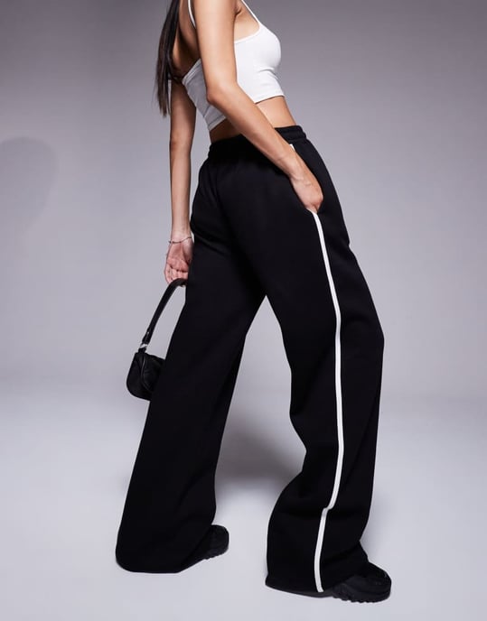 Kaiia bomullsblandning sidostripade vida joggers-set i svart och vitt - Image 2