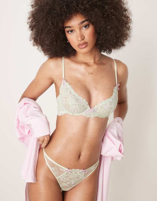 ASOS DESIGN Thea rosens blomma broderat spets behå med bygel i salviagrön - Image 4