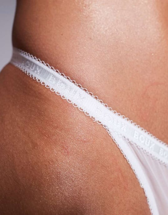 Boux Avenue Gracey stringtrosor i vitt - Image 3