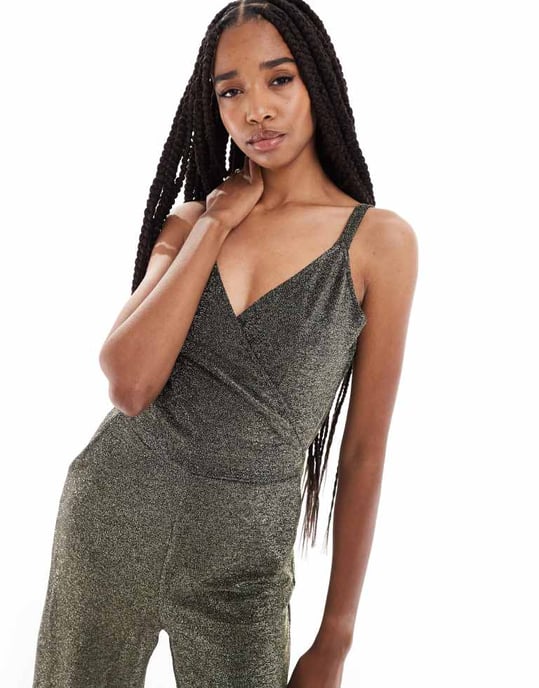 Vero Moda Tall axelbandslös jumpsuit med vida ben i svart och guldglitter - Image 3