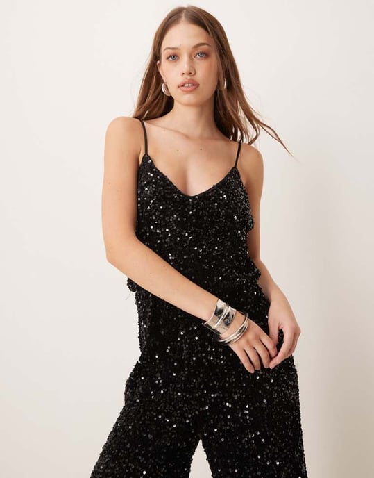Vila V-ringad ärmlös jumpsuit med paljetter i svart - Image 2