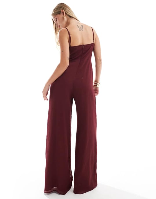 ASOS DESIGN jumpsuit med spetsdetaljer och båtringning i vinröd - Image 4
