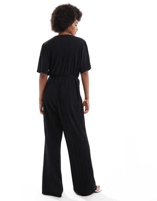Vero Moda Tall plisserad omlott jumpsuit i svart - Image 4