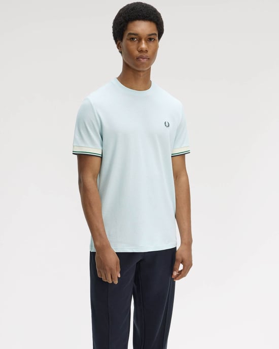 T-Shirt in Light Blue - Image 4