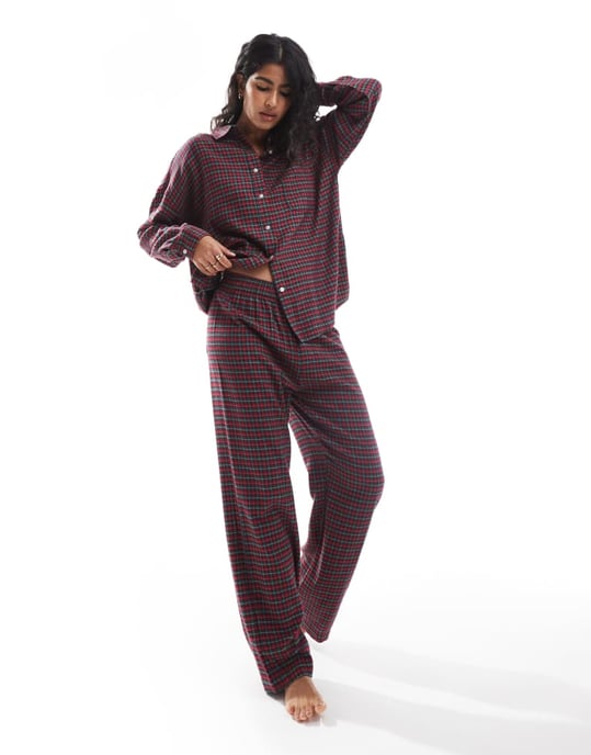 Cotton On avslappnad flanell pyjamaströja i röd mikro rutigt set - Image 4