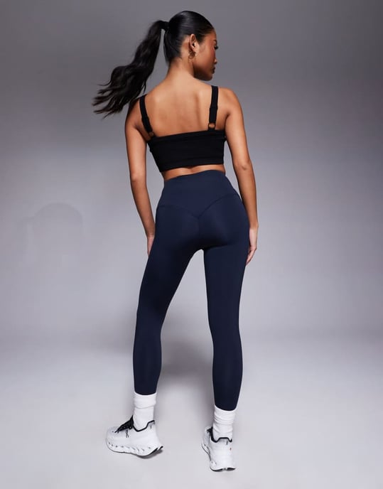4505 Petite Icon aktiv bum-skulpterande hög midja gymleggings med innerficka i djup marinblå - Image 3