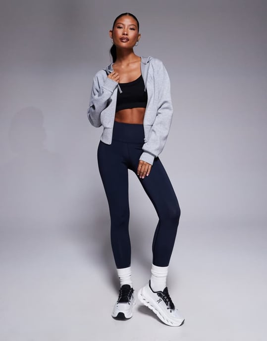 4505 Petite Icon aktiv bum-skulpterande hög midja gymleggings med innerficka i djup marinblå - Image 4