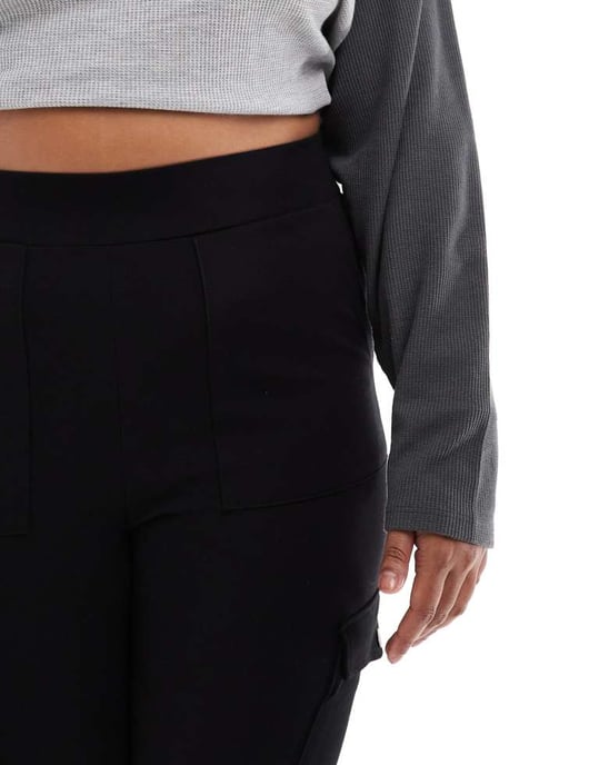 Dina cargo fickbyxor ponte leggings i svart - Image 3