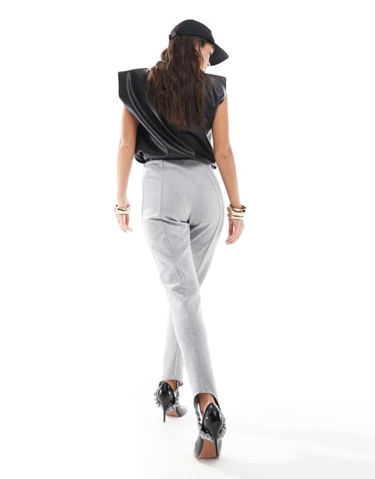 ASOS DESIGN scuba-stil tygleggings med fotremmar i gråmelerad - Image 2