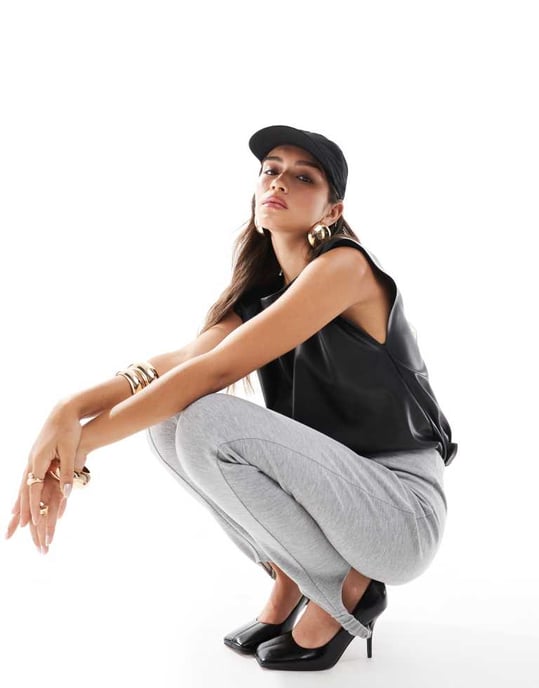 ASOS DESIGN scuba-stil tygleggings med fotremmar i gråmelerad - Image 4