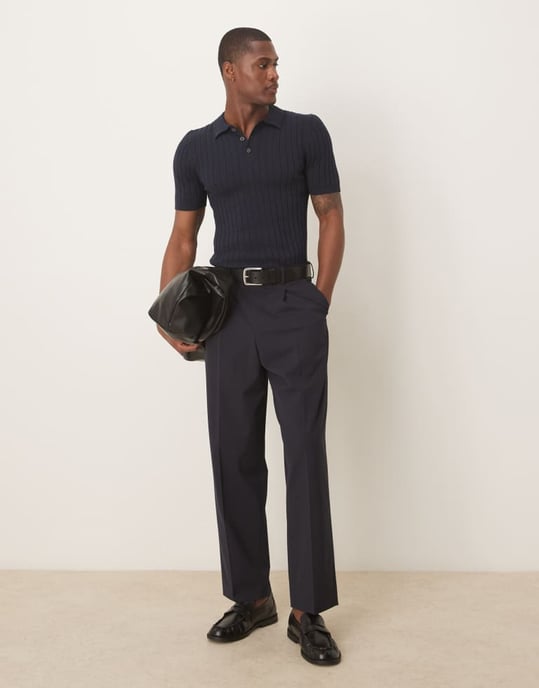 ASOS DESIGN muskelpassform stickad ribbad polo t-shirt i marinblått - Image 4