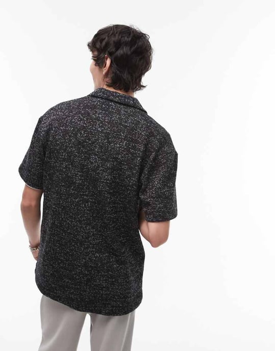 Topman avslappnad passform texturerad polo i grått - Image 4