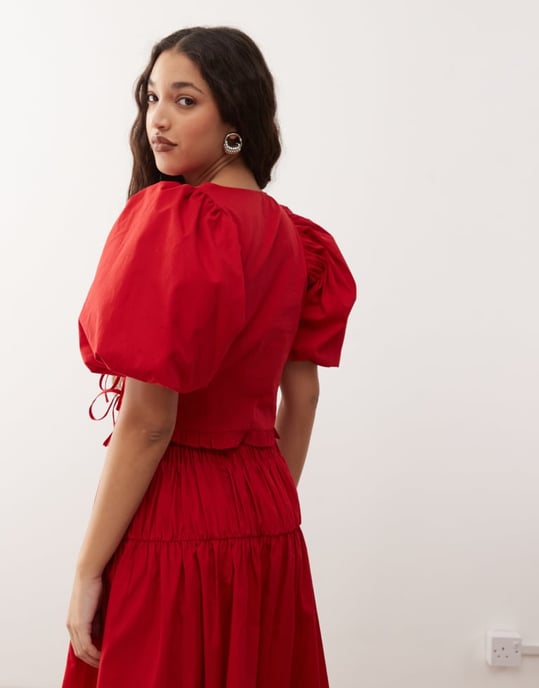 Återvunnen vintage västern cowgirl-top med puffärm och knytfront i röd - Image 4