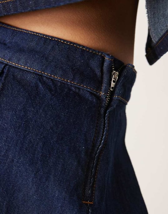 ASOS DESIGN denim veckad minikjol i tvättad denim - Image 3