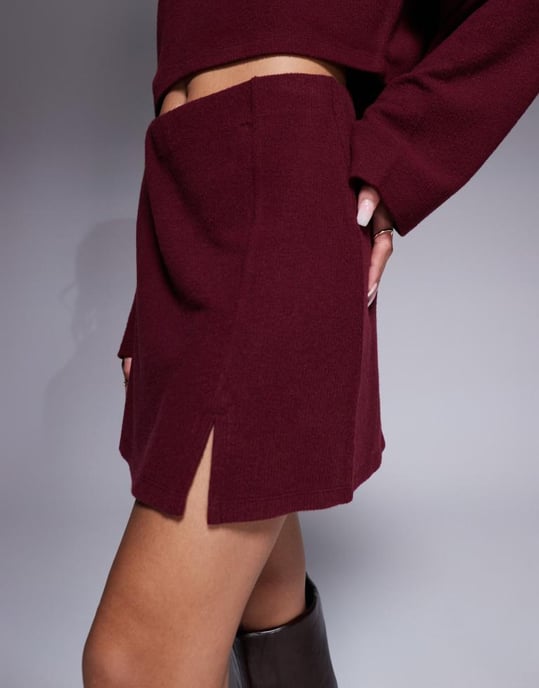 ASOS DESIGN samordnad jersey ribbad minikjol med sprund i burgundröd - Image 4