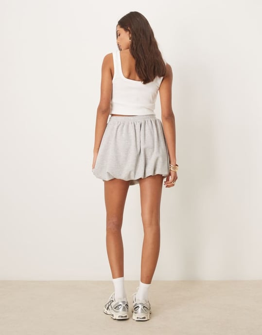 ASOS DESIGN jersey puffball mini kjol i gråmelerad - Image 3