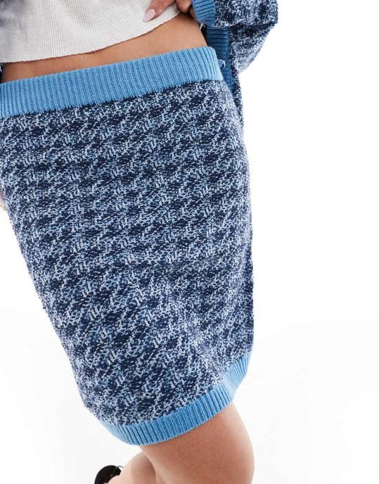 Vero Moda stickad hundtandsrutigt mini kjol set i blått - Image 2