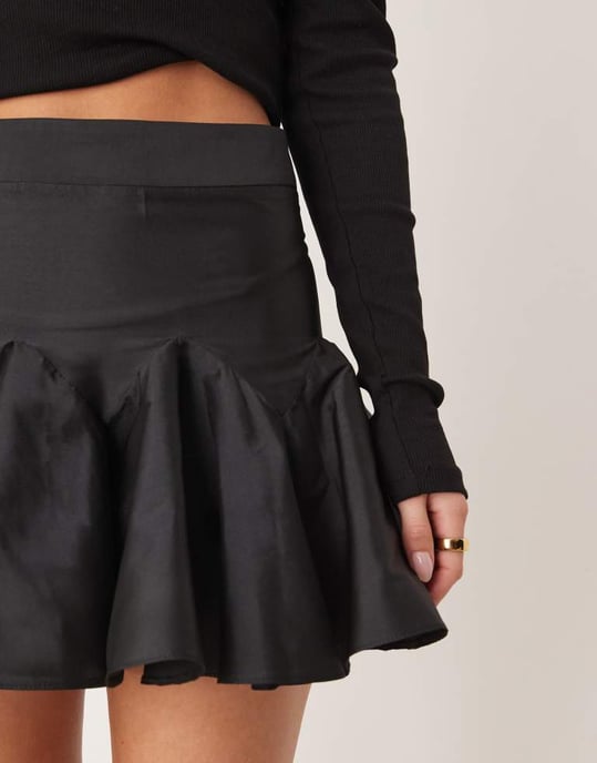 Miss Selfridge Petite taffeta mini kjol i svart - Image 3