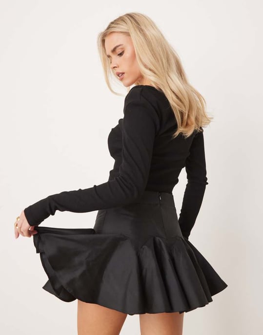 Miss Selfridge Petite taffeta mini kjol i svart - Image 4