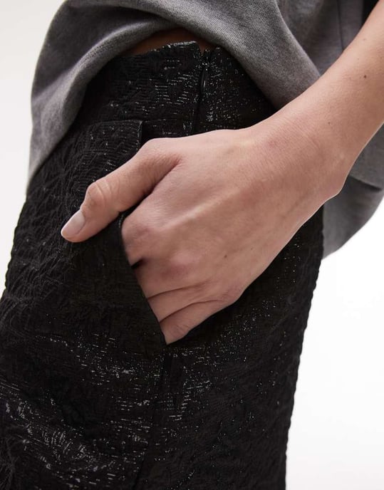 Topshop texturerad jacquard mini kjol i svart - Image 2