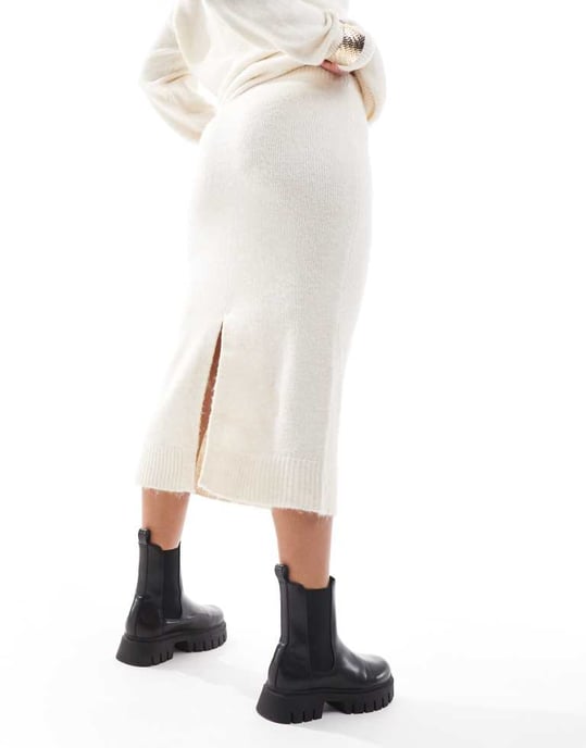Vero Moda Tall stickad midikjol i mono melange - Image 4