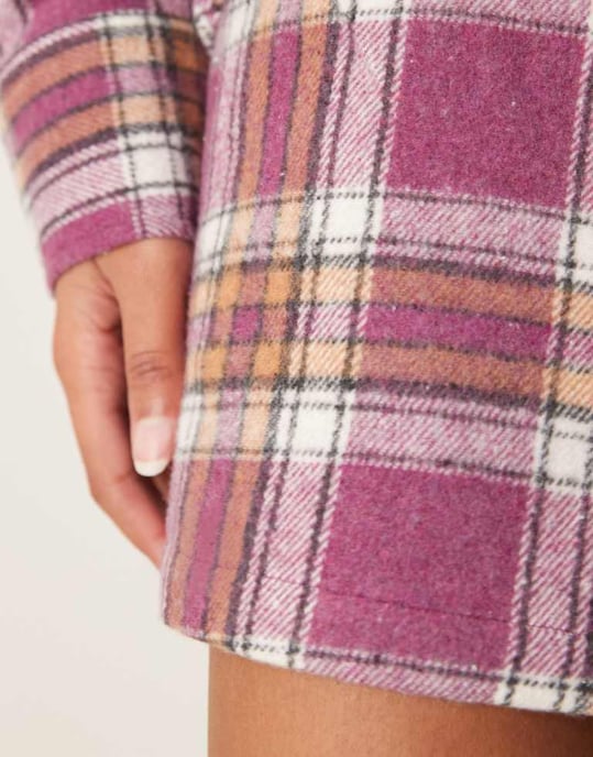 ASOS DESIGN borstad rutigt A-linje mini kjol i vinröd - Image 4
