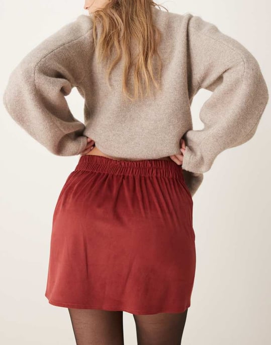 ASOS DESIGN suedette minikjol i bordeaux - Image 4